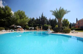 Stylish 3BR apt - modern decor balcony & pool - close to the beach and amenities - Paphos - 7