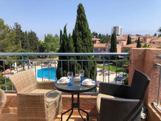Stylish 3BR apt - modern decor balcony & pool - close to the beach and amenities - Paphos - 6