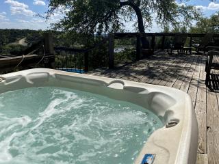 Amazing Texas Glamping Destination: Gorgeous Cabin with Valley Views in Wimberley - Wimberley - 1