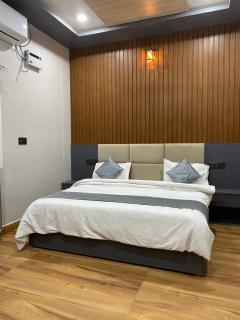 The Narendra hotel 700m away from the Ram Mandir - Ayodhya - 6