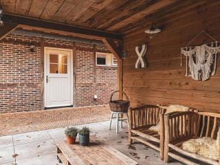 Charming Decorated House in Nature - Zuidwolde - 8