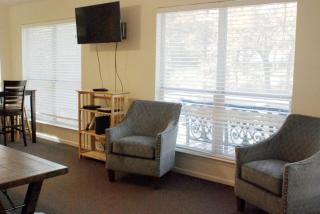 Waterfront Cabin Rental on the Banks of the Guadalupe River near San Antonio, Texas - New Braunfels - 7