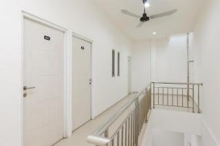 RedDoorz at Jatiwaringin near Exit Toll Pondok Gede - - 2