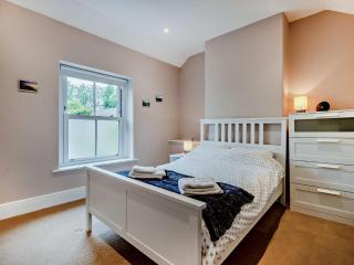 3 Bed in Bamford PK838 - Bamford - 1