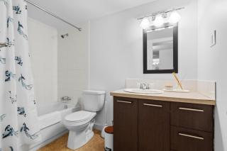 Stylish 2BR by Stampede Free Parking Terrasse - Calgary - 4