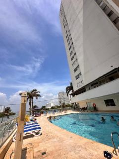 Relajante Vista al Mar, ApartaEstudio Piso Alto, Cerca Hotel Hilton, Dann Carlton, a pocos pasos del Mar - 9