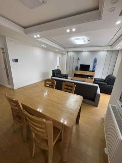 Two BR Apt near Chinggis Hotel - Ulaanbaatar - 7