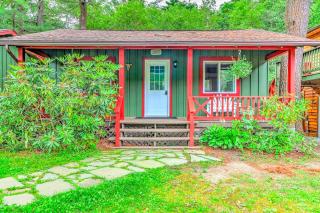 Charming Forest Cabin with a Hammock near Delaware Water Gap National Recreation Area, Pennsylvania - Canadensis - 0