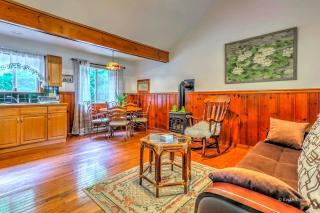 Charming Forest Cabin with a Hammock near Delaware Water Gap National Recreation Area, Pennsylvania - Canadensis - 7