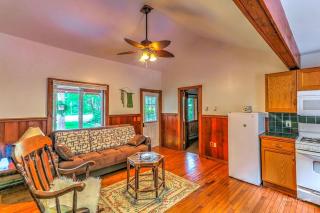 Charming Forest Cabin with a Hammock near Delaware Water Gap National Recreation Area, Pennsylvania - Canadensis - 5