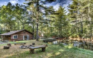 Cozy Cottage Rental with Small Private Pond in Canadensis, Pennsylvania - Canadensis - 0