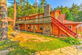Cozy and Secluded Cabin with a Fireplace in the Poconos Mountains of Pennsylvania - Canadensis - 0