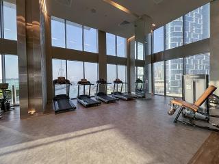 Vogue Spacious Two Bedroom Apartment located 20th Floor on 5242 by Emaar with Dubai Marina View and balcony amazing infinity pool - 2