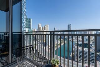 Vogue Spacious Two Bedroom Apartment located 20th Floor on 5242 by Emaar with Dubai Marina View and balcony amazing infinity pool - 6