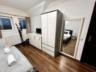 JAD - Luxury Villa's - A&C, Garden, BBQ & Playground - Braşov - 5