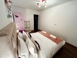 JAD - Luxury Villa's - A&C, Garden, BBQ & Playground - Braşov - 9