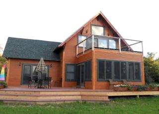 Lovely Pet-Friendly Cabin Rental with a Dock on Lake Champlain, Vermont - Addison - 0
