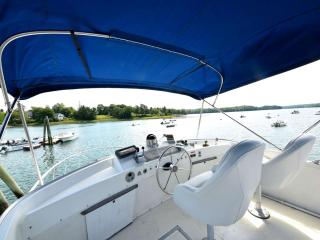 Unique Yacht Rental in a Peaceful Setting on Damariscotta River, Maine - 4