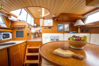 Experience the Magic of Sleeping Your Own Private Yacht in Damariscotta, Maine - Damariscotta - 2