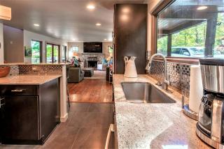 Lakefront Luxury: Private Water Front Vacation Rental with Views Near Hot Springs, AR - Hot Springs - 5
