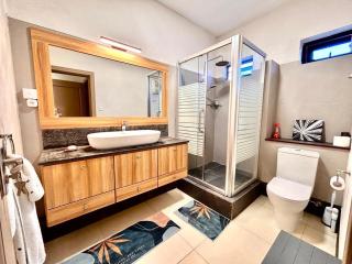 2 Bedroom Flat - Rivière Noire - 4