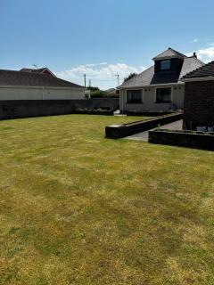 Maesllan - A Spacious Holiday Home in Porthcawl - 5 bedrooms, sleeps up to 10 people - Porthcawl - 9