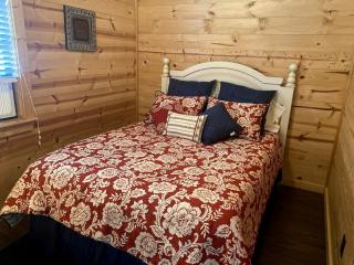 Rustic Dog-Friendly Cabin with Private Deck and Hot-Tub in Texas - Wimberley - 6