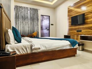 Marco luxury hotel - Anand - 9