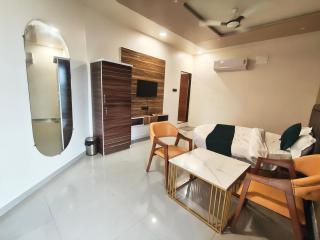Marco luxury hotel - Anand - 6