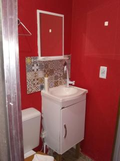 Parque das Cerejeiras-acomodações básicas para até 4 pessoas-fundos - 2
