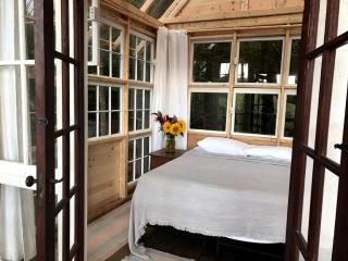 Romantic New York Getaway near the Adirondacks - 6