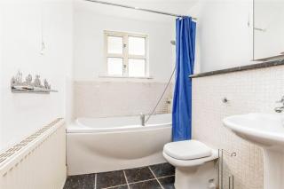 Double room at Capital Edge - Bristol - 5