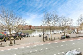 Double room at Capital Edge - Bristol - 1