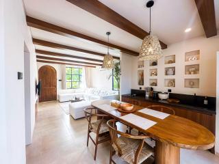 Villa Naruna - Cozy Seseh New Villa Perfect for a Peaceful Stay - Mantaak - 0