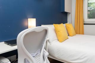 Open Mind Property - 4 Bedroom Flat & FREE parking - Bournemouth - 1