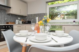 Open Mind Property - 4 Bedroom Flat & FREE parking - Bournemouth - 3