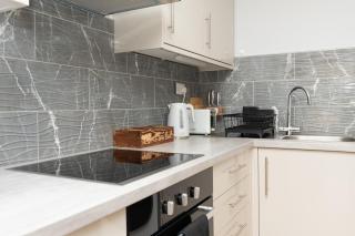 Open Mind Property - 4 Bedroom Flat & FREE parking - Bournemouth - 7