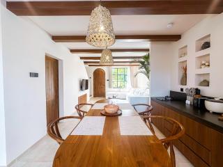 Villa Naruna - Cozy Seseh New Villa Perfect for a Peaceful Stay - Mantaak - 3