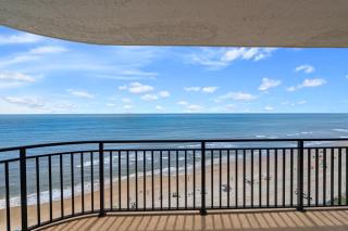 Beachfront 3 Bed, 3 Bath Condo, Balcony & Pool - Daytona Beach Shores - 7