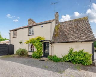 Charming Grade 2 Listed Oak-beamed Cottage - Sawston - 0