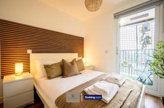 2 Bedroom Apartment By Paul & Malin Properties Short Lets & Serviced Accommodation Stretford With Free WiFi & Gym Access - Manchester - 9