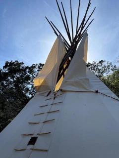 Spacious Tipi with Outdoor BBQ and Fire Pit in Texas - Marble Falls - 4