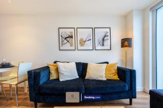 2 Bedroom Apartment By Paul & Malin Properties Short Lets & Serviced Accommodation Stretford With Free WiFi & Gym Access - Manchester - 7