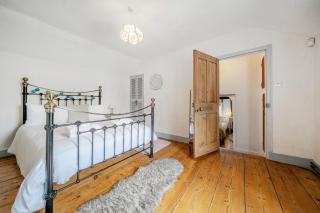 Charming Grade 2 Listed Oak-beamed Cottage - Sawston - 6