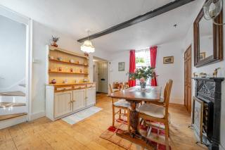 Charming Grade 2 Listed Oak-beamed Cottage - Sawston - 4