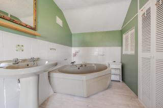 Charming Grade 2 Listed Oak-beamed Cottage - Sawston - 3