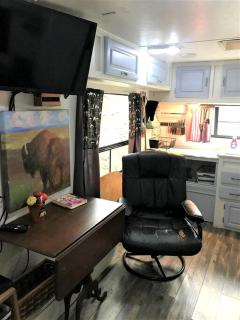 Texas Hill Country Glamping Caravan for a Nature Escape near Hamilton Creek - Marble Falls - 7