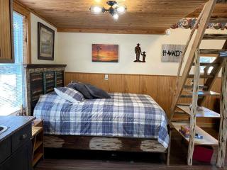 Rustic Texas Hill Country Vacation Rental with a Fire Pit - Marble Falls - 1