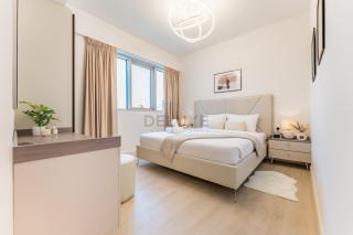 Golf Course And Canal Views, Mins to Dubai Marina And Dubai Mall, Golf Towers T1 - The Greens by Deluxe Holiday Homes - 3