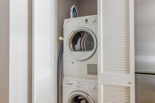 Blueground Hells Kitchen washer nr Times Square NYC-1875 - 1